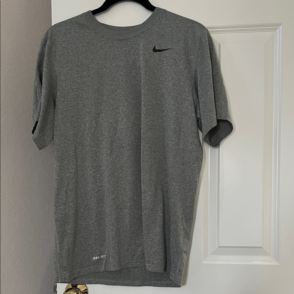 Nike Men's Short Sleeve Gray Tee